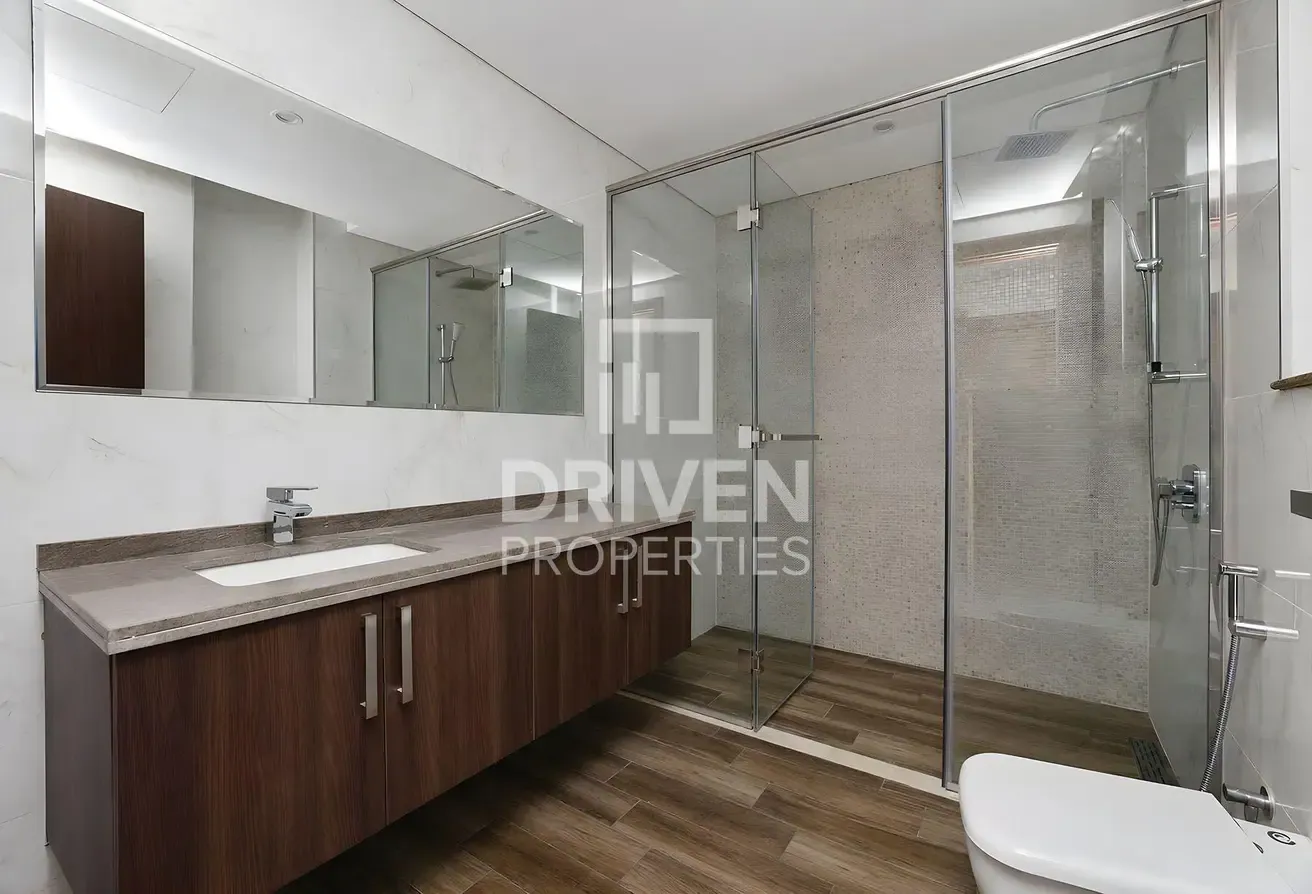 Unique Layout | Elegant Apartment | Vacant