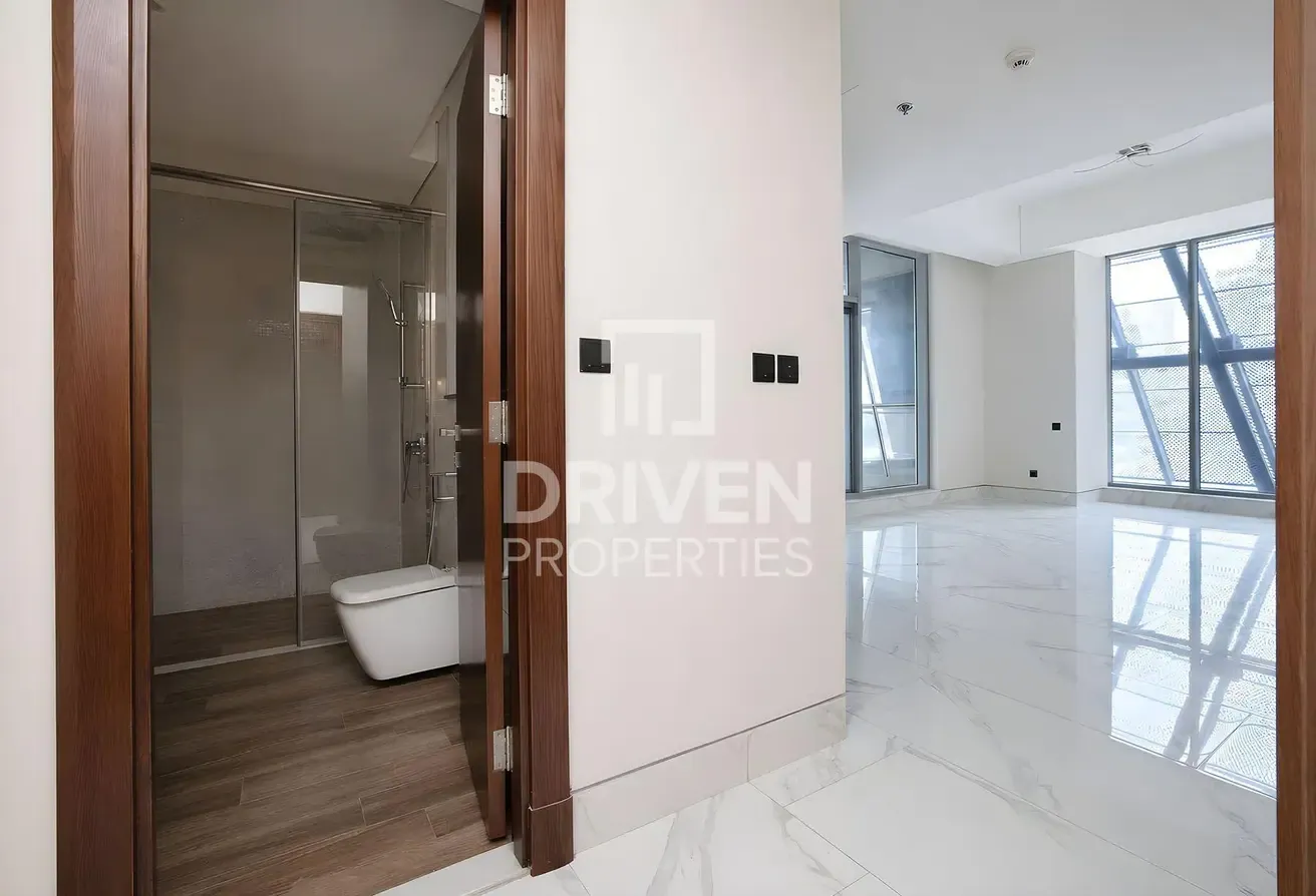 Unique Layout | Elegant Apartment | Vacant