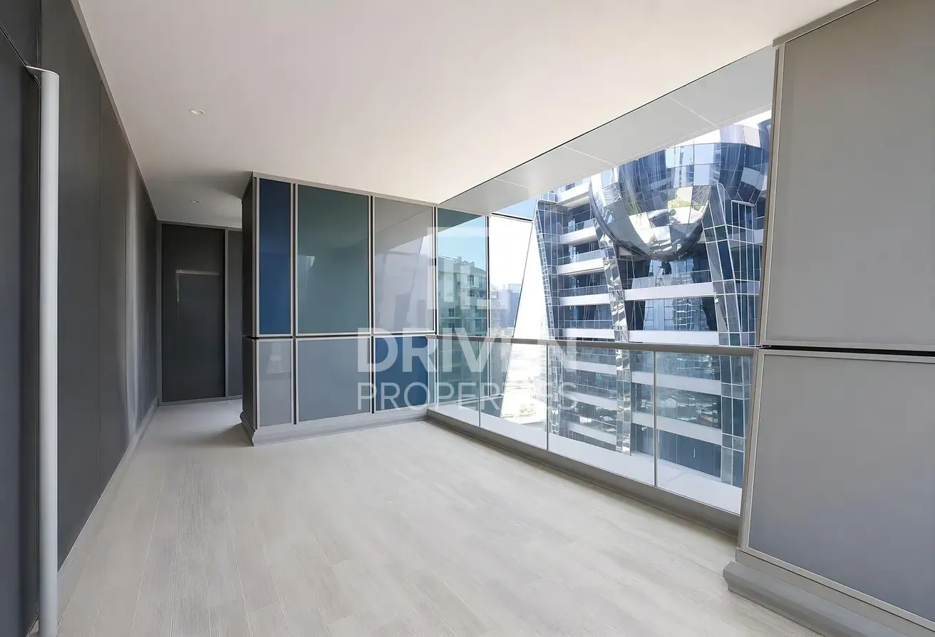 Unique Layout | Elegant Apartment | Vacant