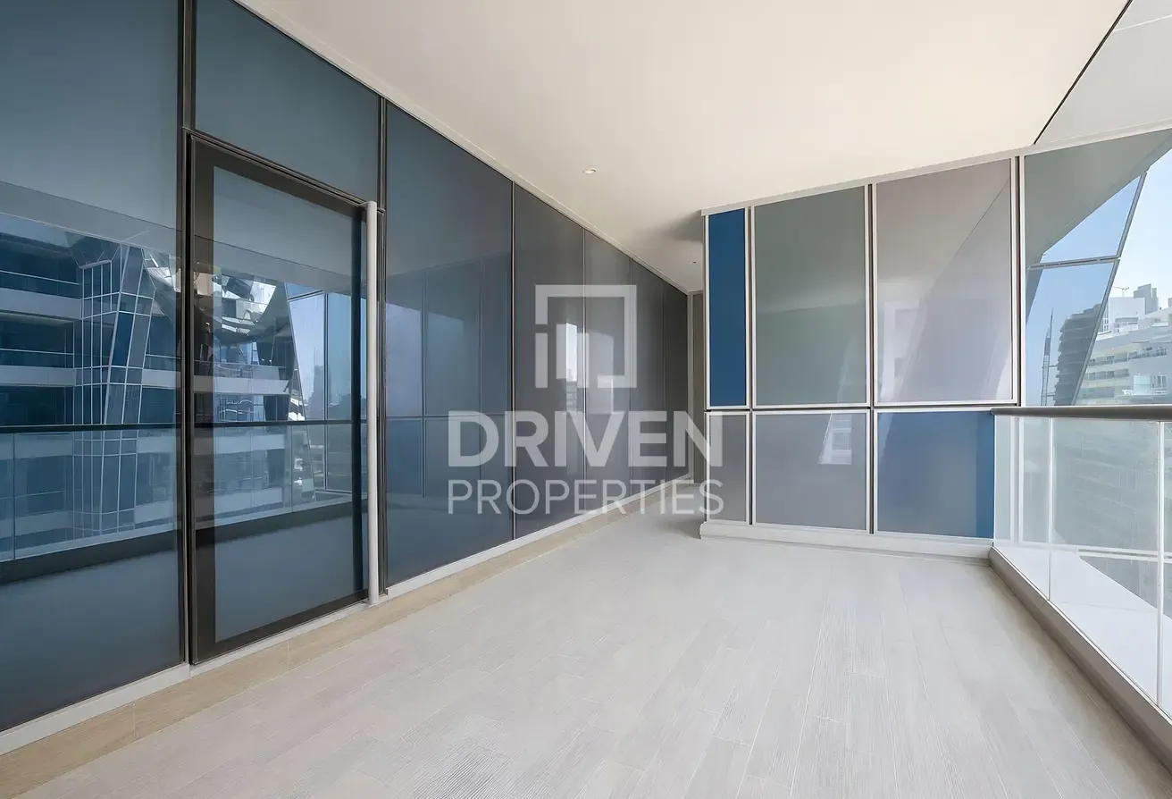 Unique Layout | Elegant Apartment | Vacant