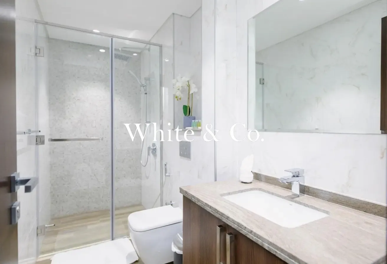 CANAL VIEW | PRIME LOCATION | FURNISHED
