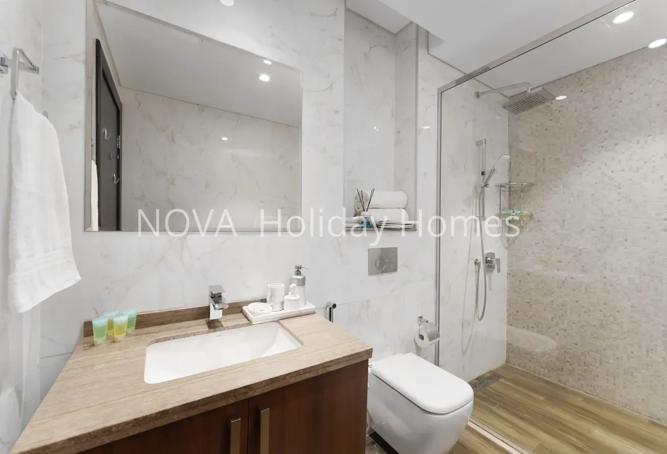 Bills Included! Serviced Stylish Studio in J One