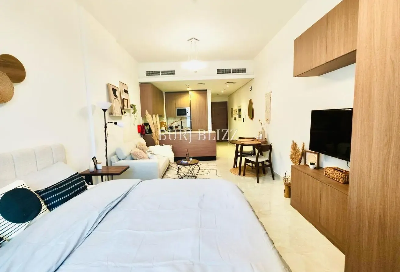 Stylish Studio | Chiller Free | Exclusive
