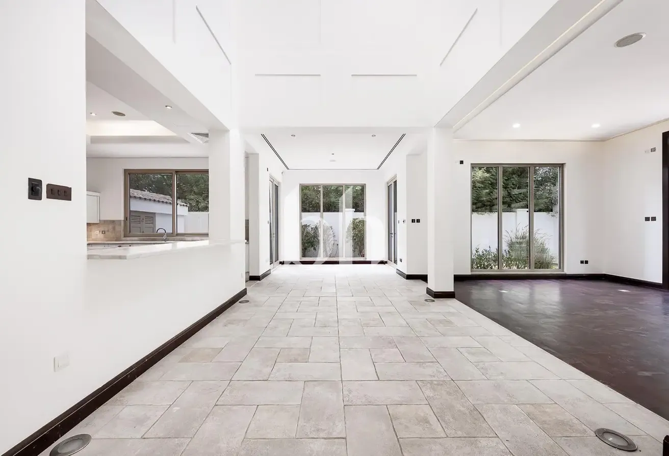 RARE ON MARKET | 7 Bedrooms | Expansive Plot
