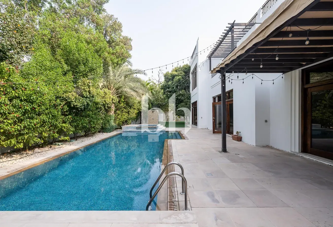 RARE ON MARKET | 7 Bedrooms | Expansive Plot