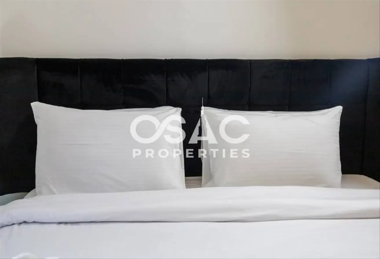 Luxurious | Creek Beach Living | Prime Location