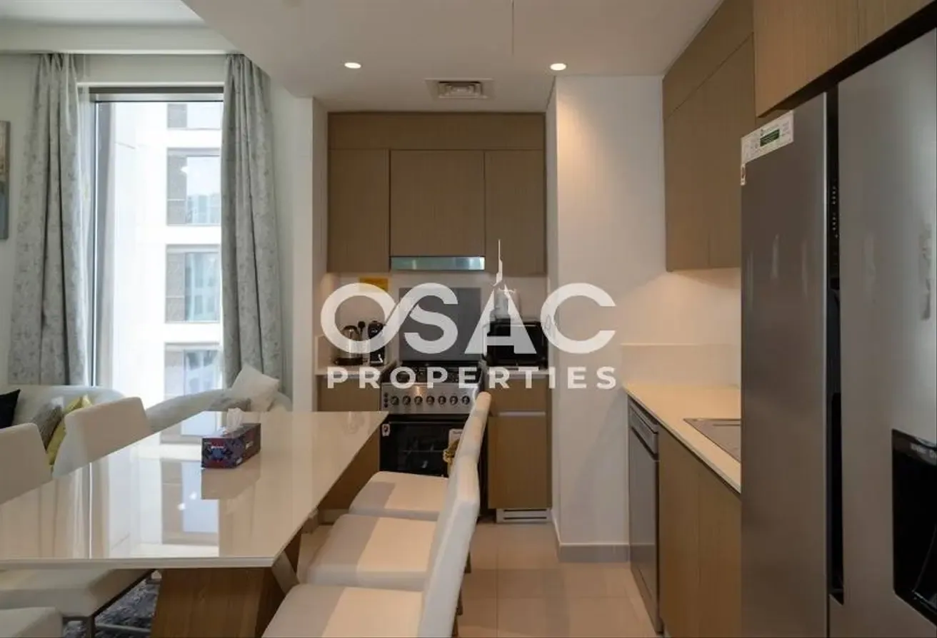 Luxurious | Creek Beach Living | Prime Location