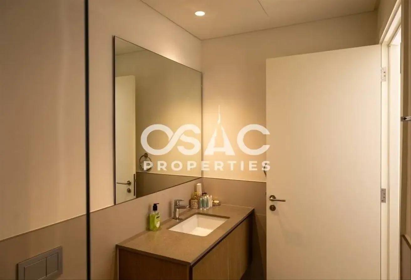 Luxurious | Creek Beach Living | Prime Location