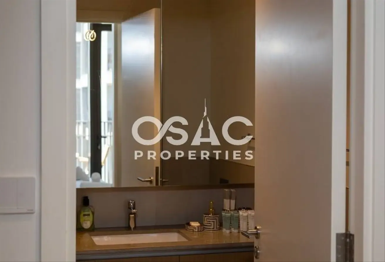 Luxurious | Creek Beach Living | Prime Location