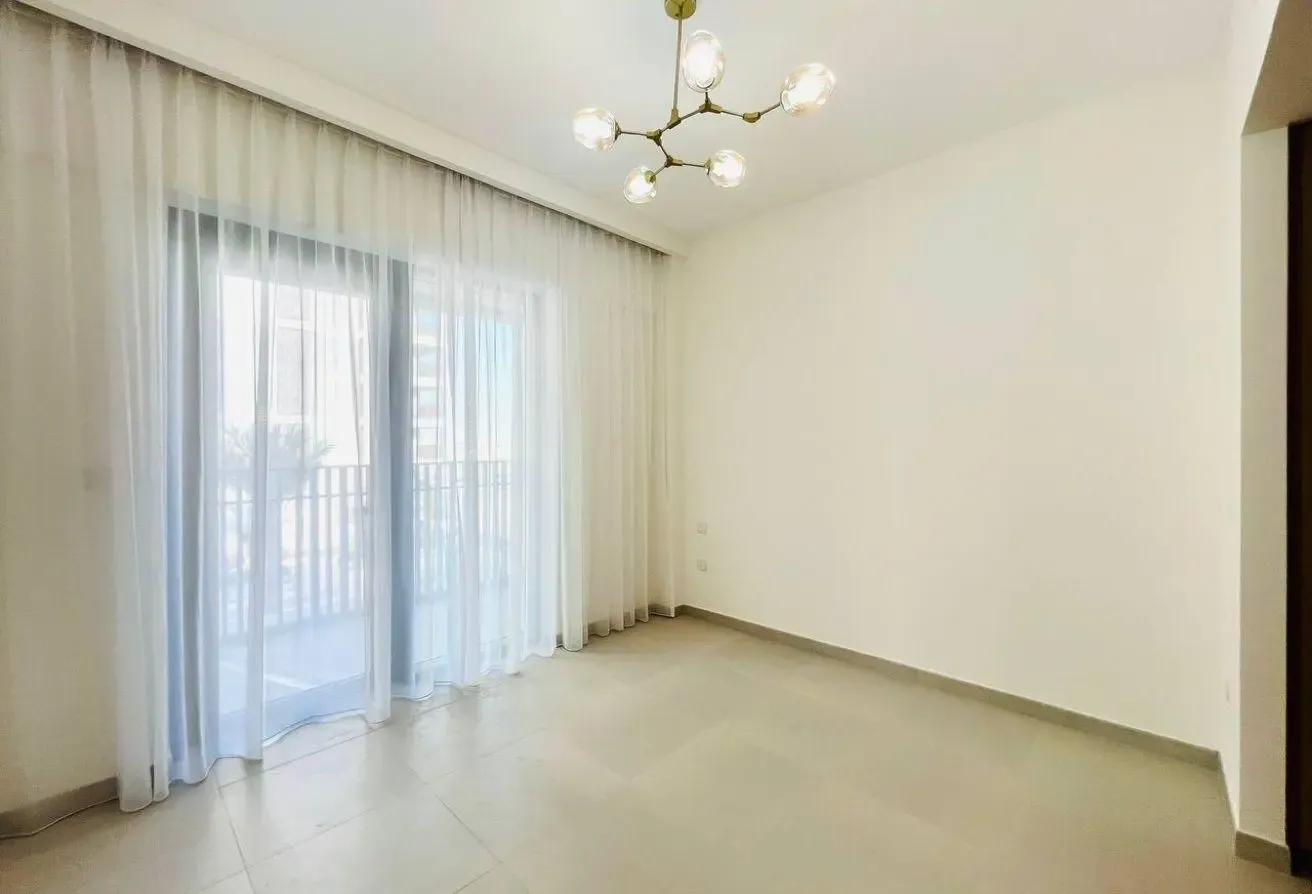 Bright corner 2BR Apartment Beach and Pool access