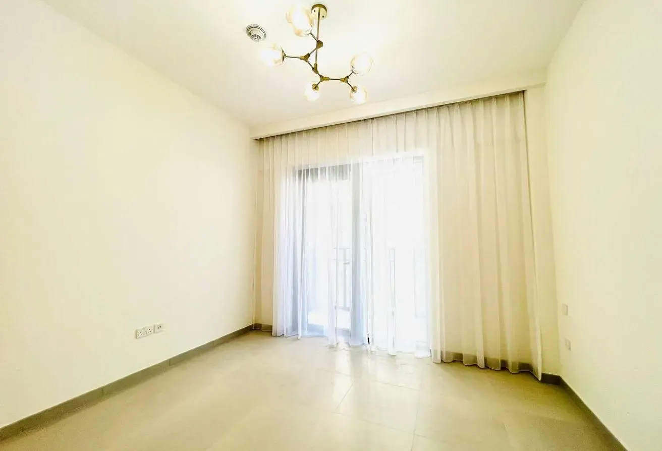 Bright corner 2BR Apartment Beach and Pool access