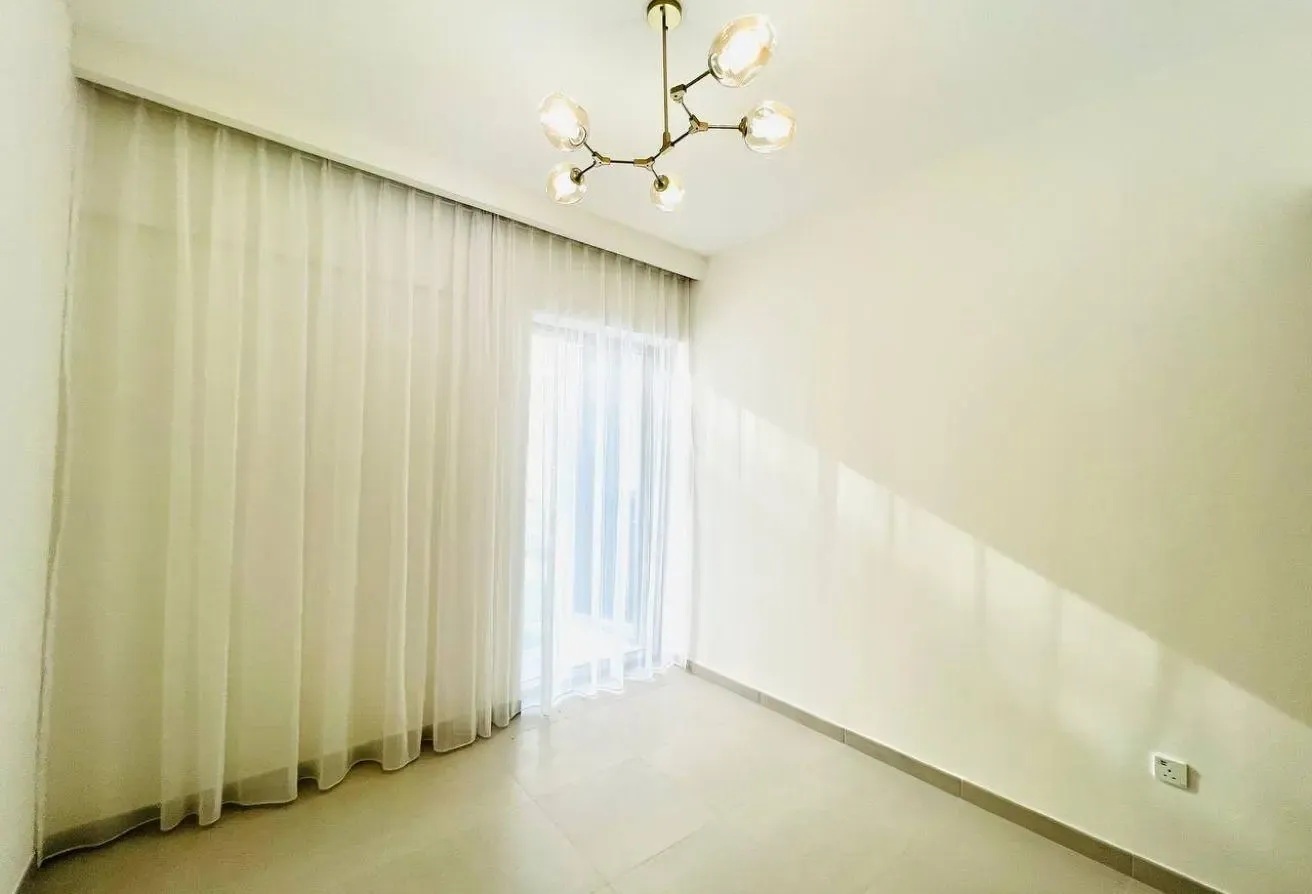 Bright corner 2BR Apartment Beach and Pool access