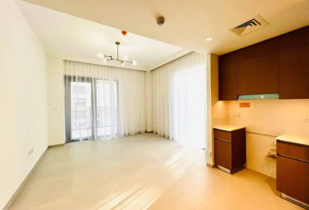Bright corner 2BR Apartment Beach and Pool access