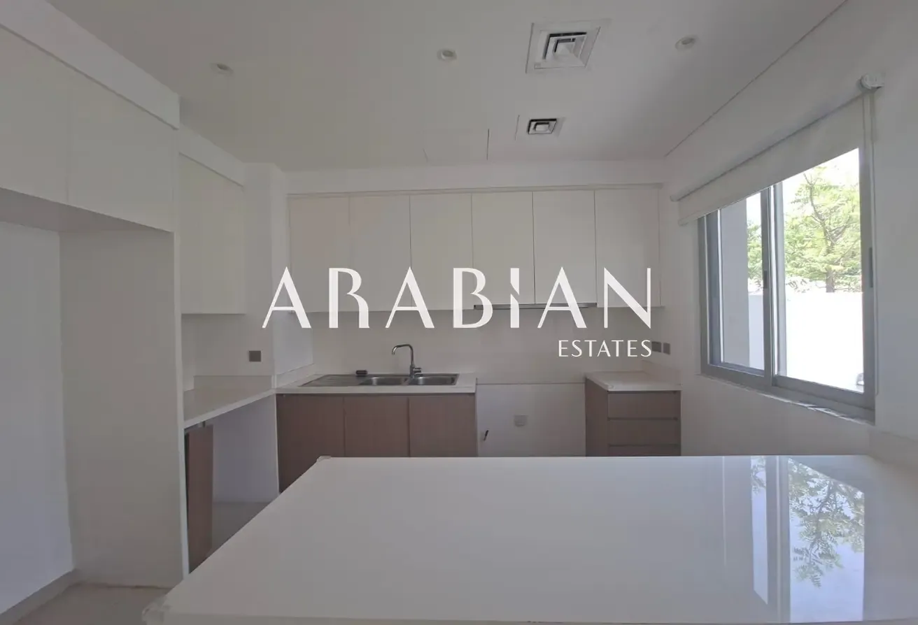 Single Row | Close to Amenities | Vacant