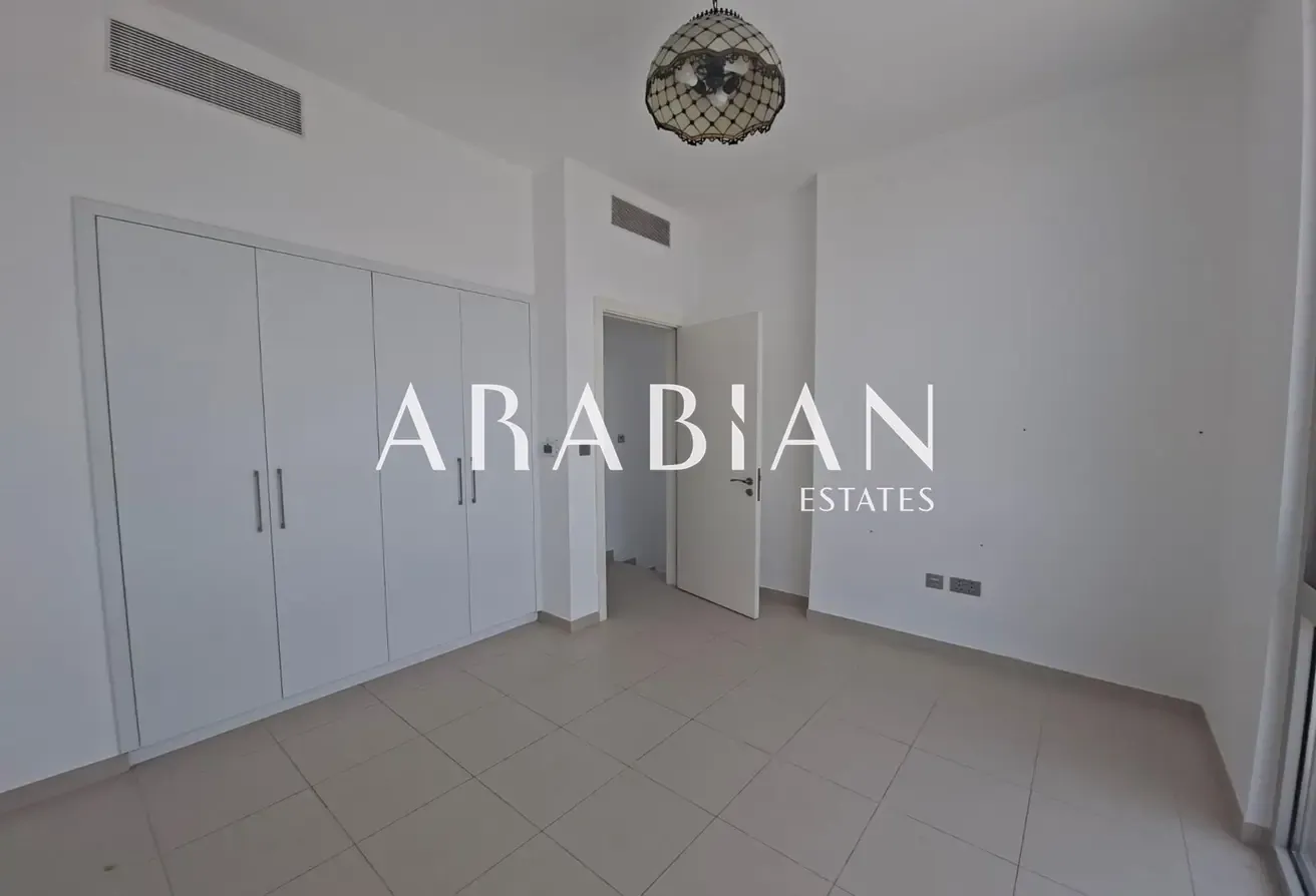 Single Row | Close to Amenities | Vacant