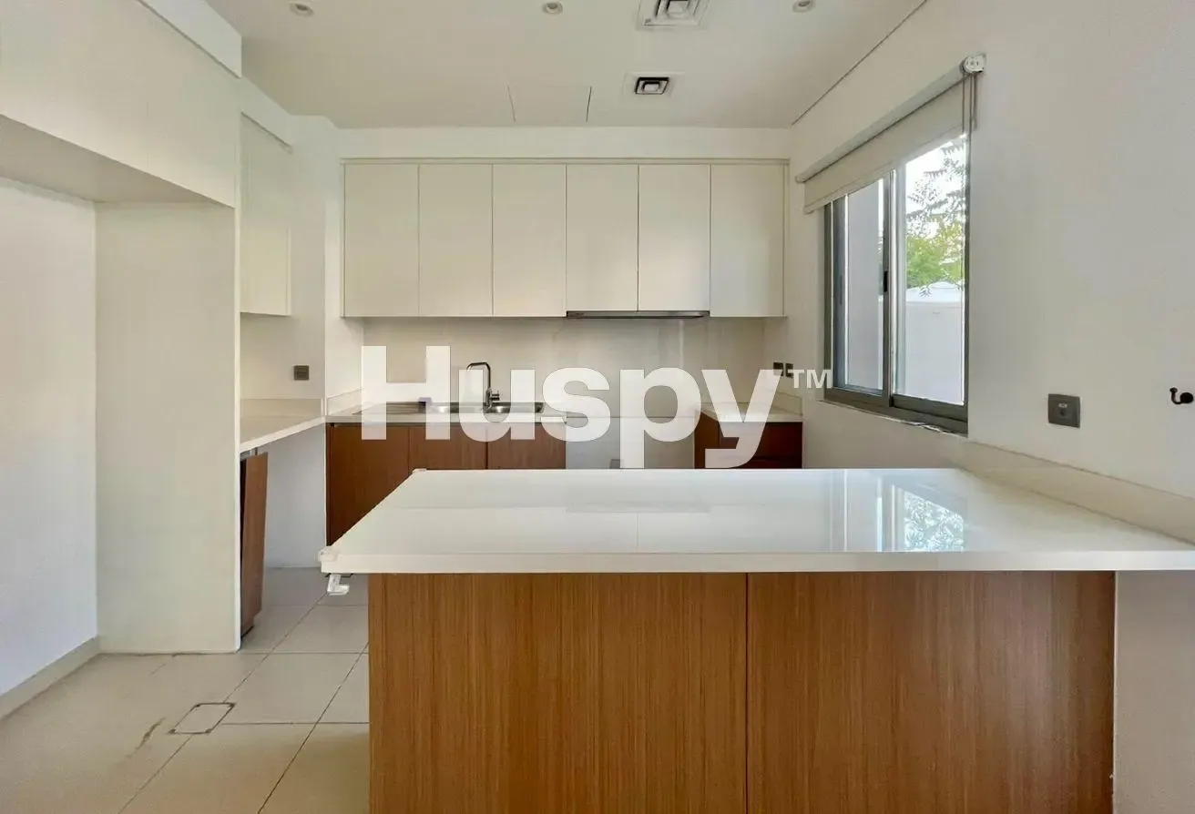 Vacant | Unfurnished | Landscaped