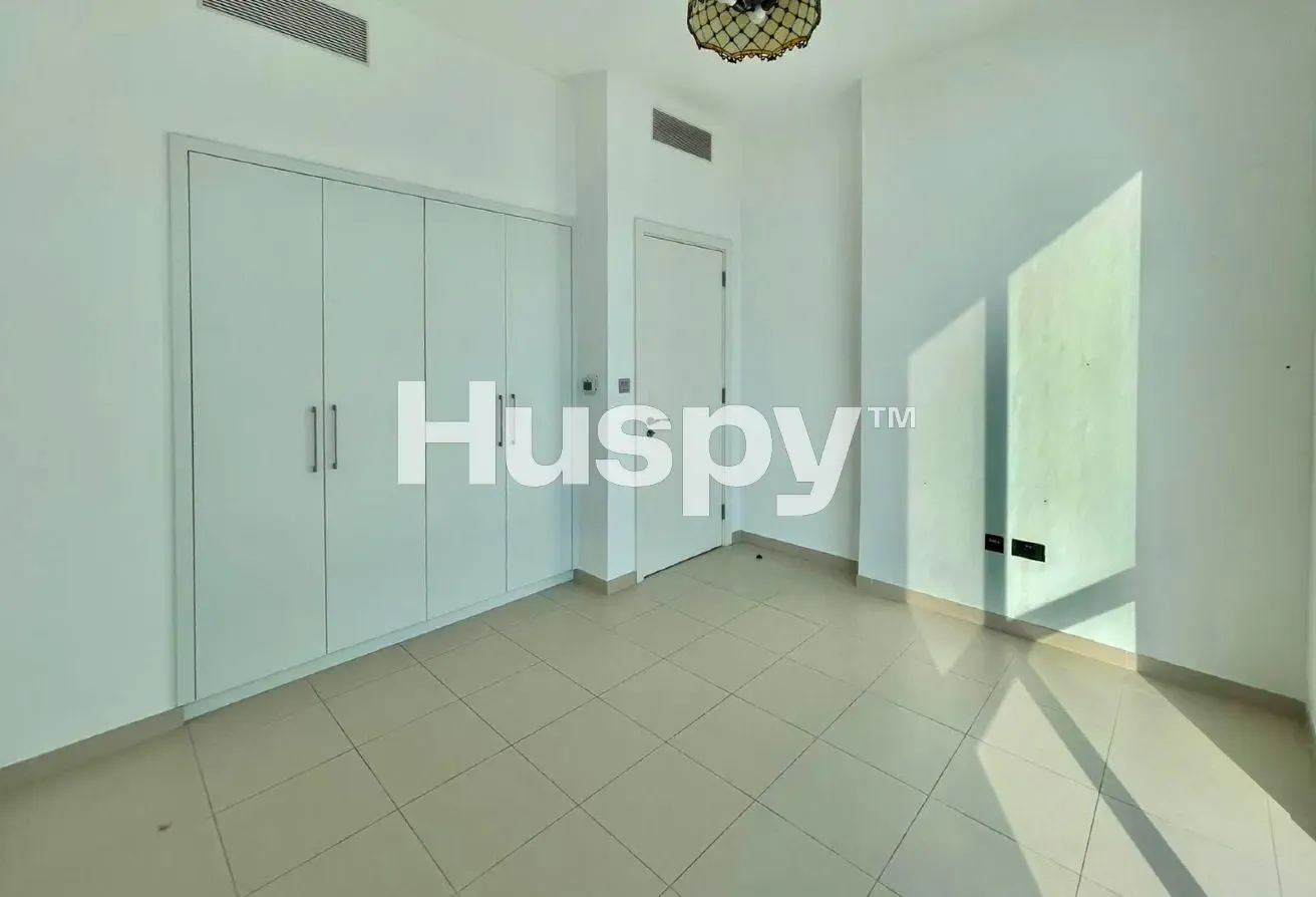 Vacant | Unfurnished | Landscaped