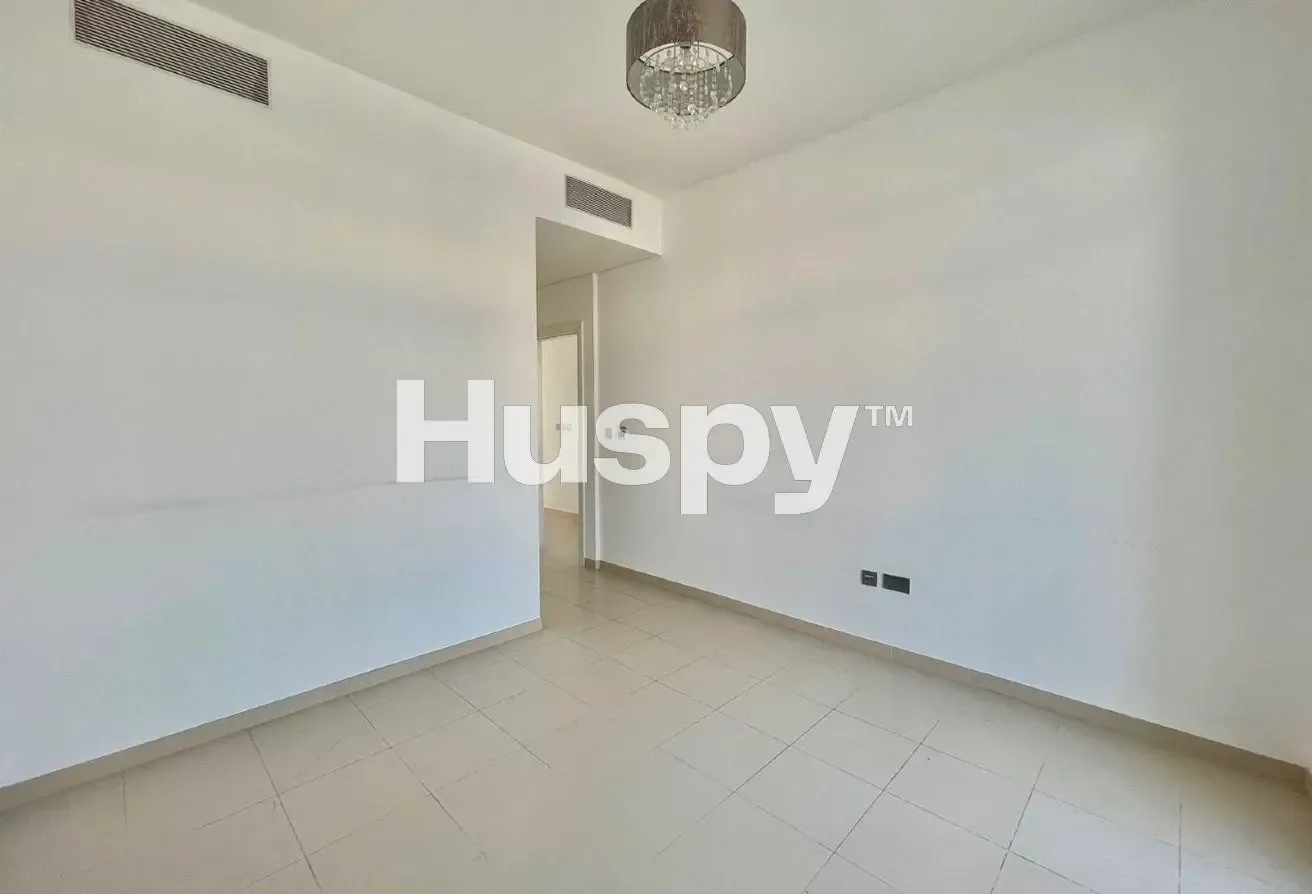 Vacant | Unfurnished | Landscaped