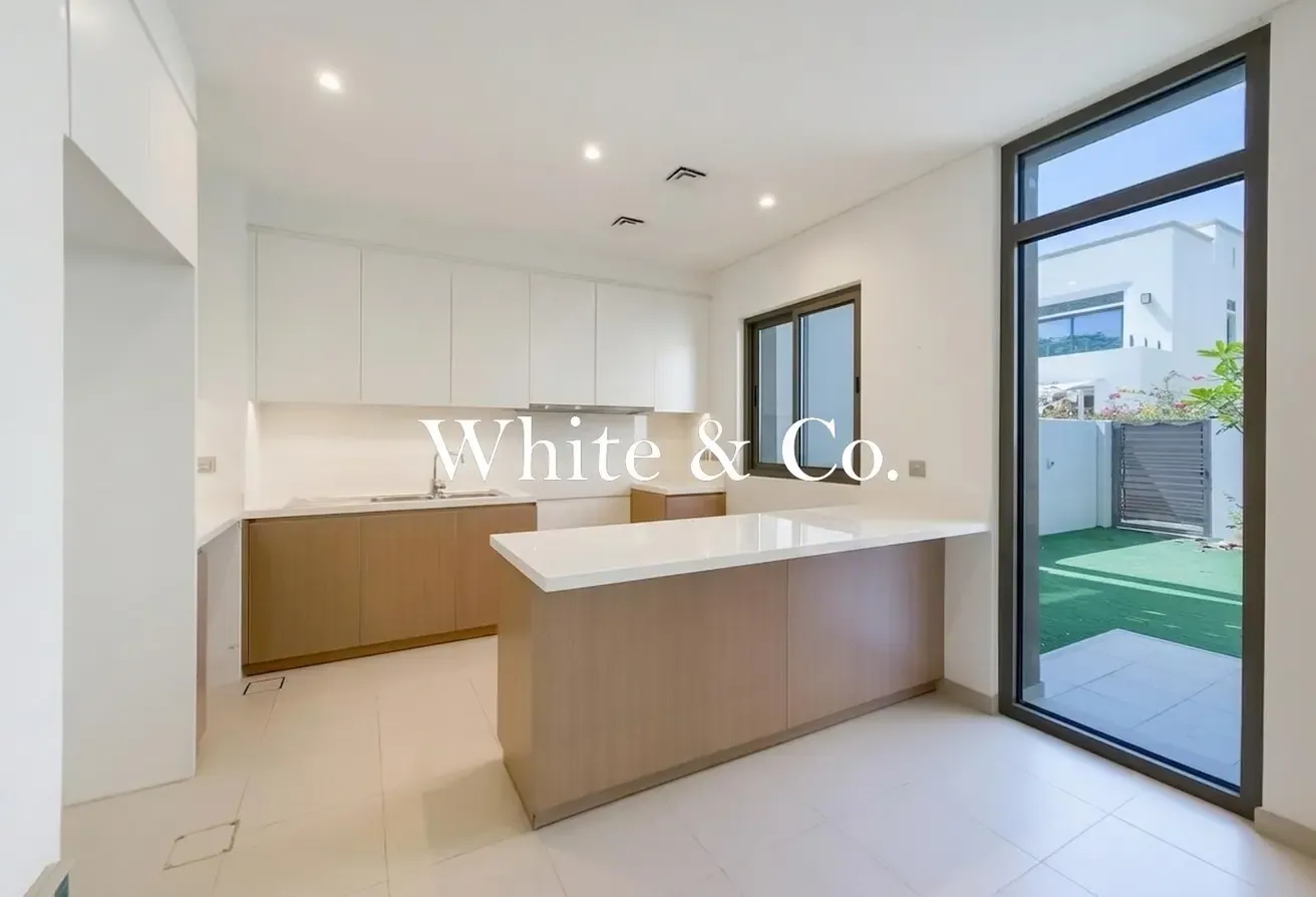 Landscaped | Vacant unit now| Rare unit