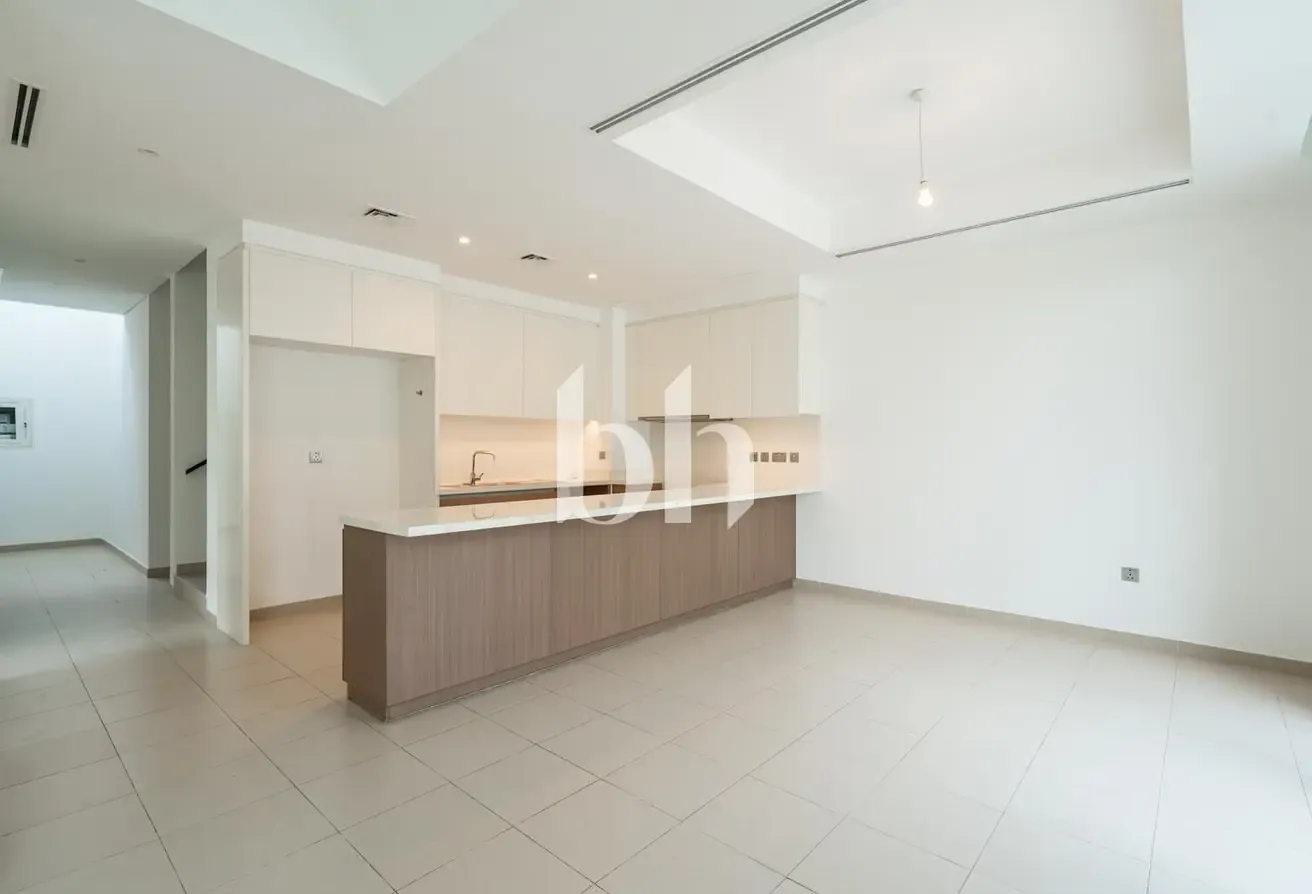 Great Location | Next To Pool | Single Row