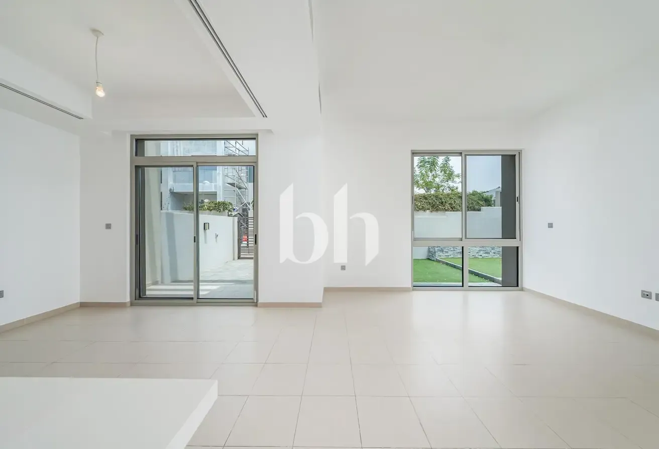 Great Location | Next To Pool | Single Row