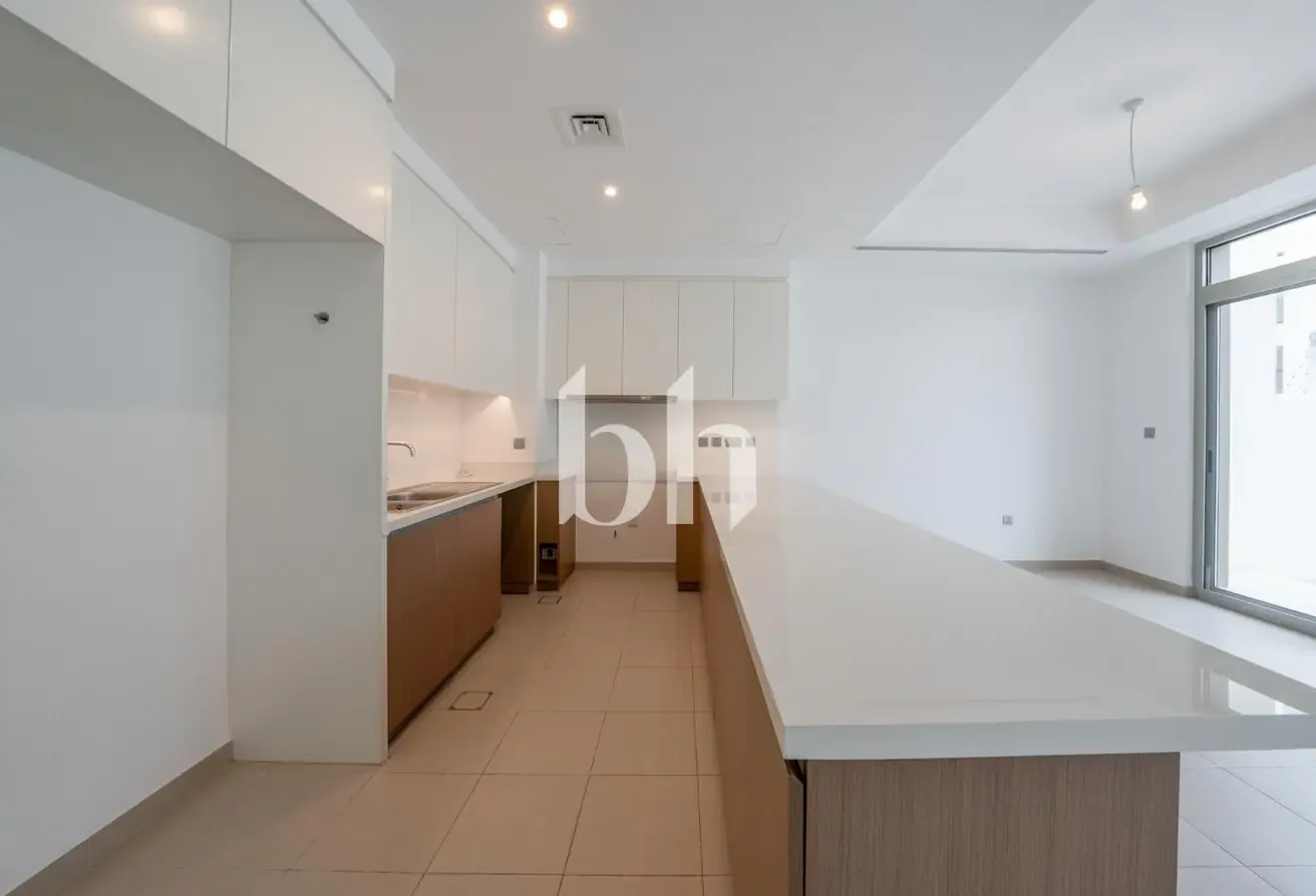Great Location | Next To Pool | Single Row
