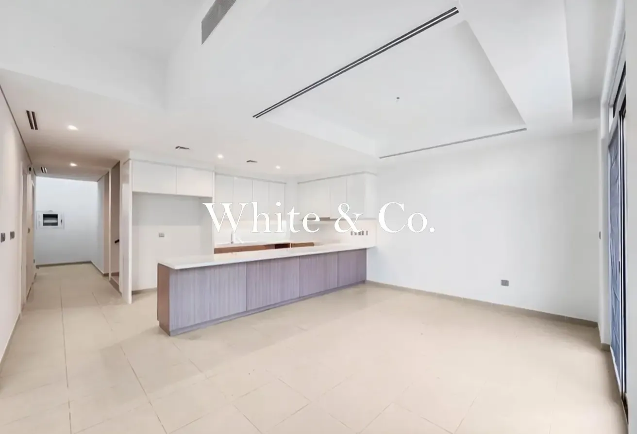 Vacant Now | Corner Unit | 4 Plus Maid