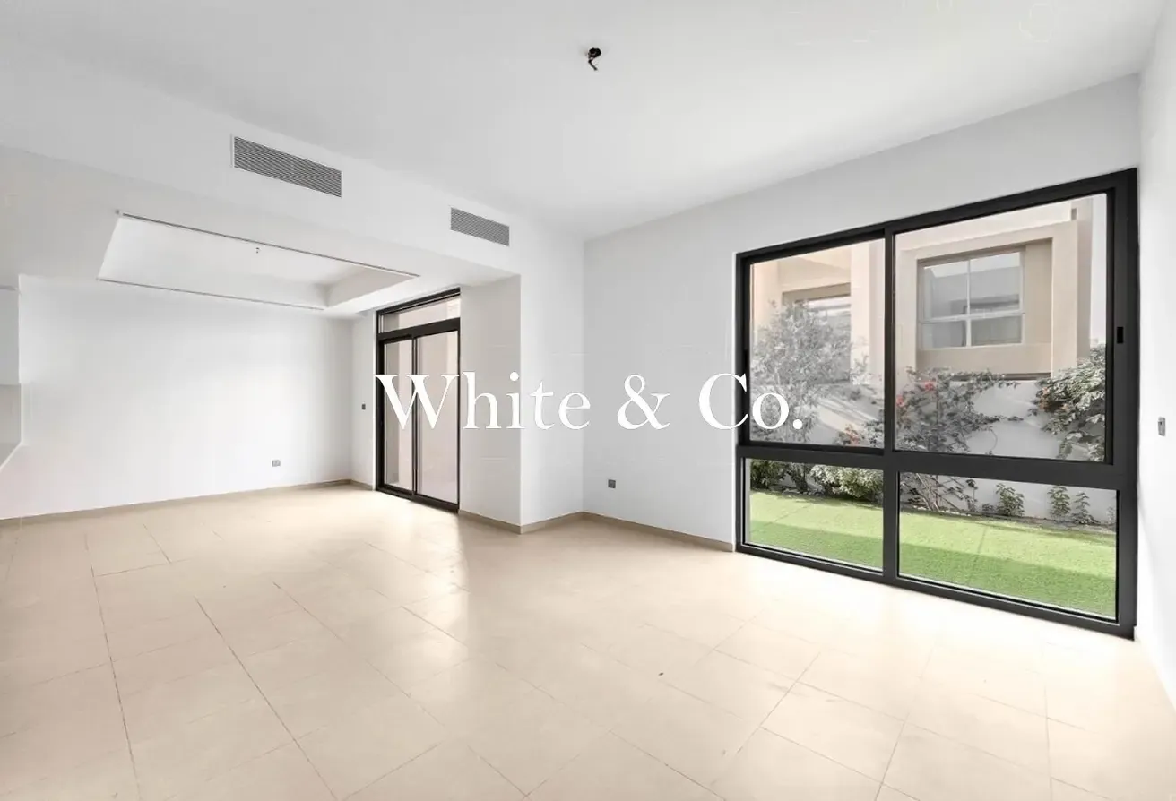 Vacant Now | Corner Unit | 4 Plus Maid