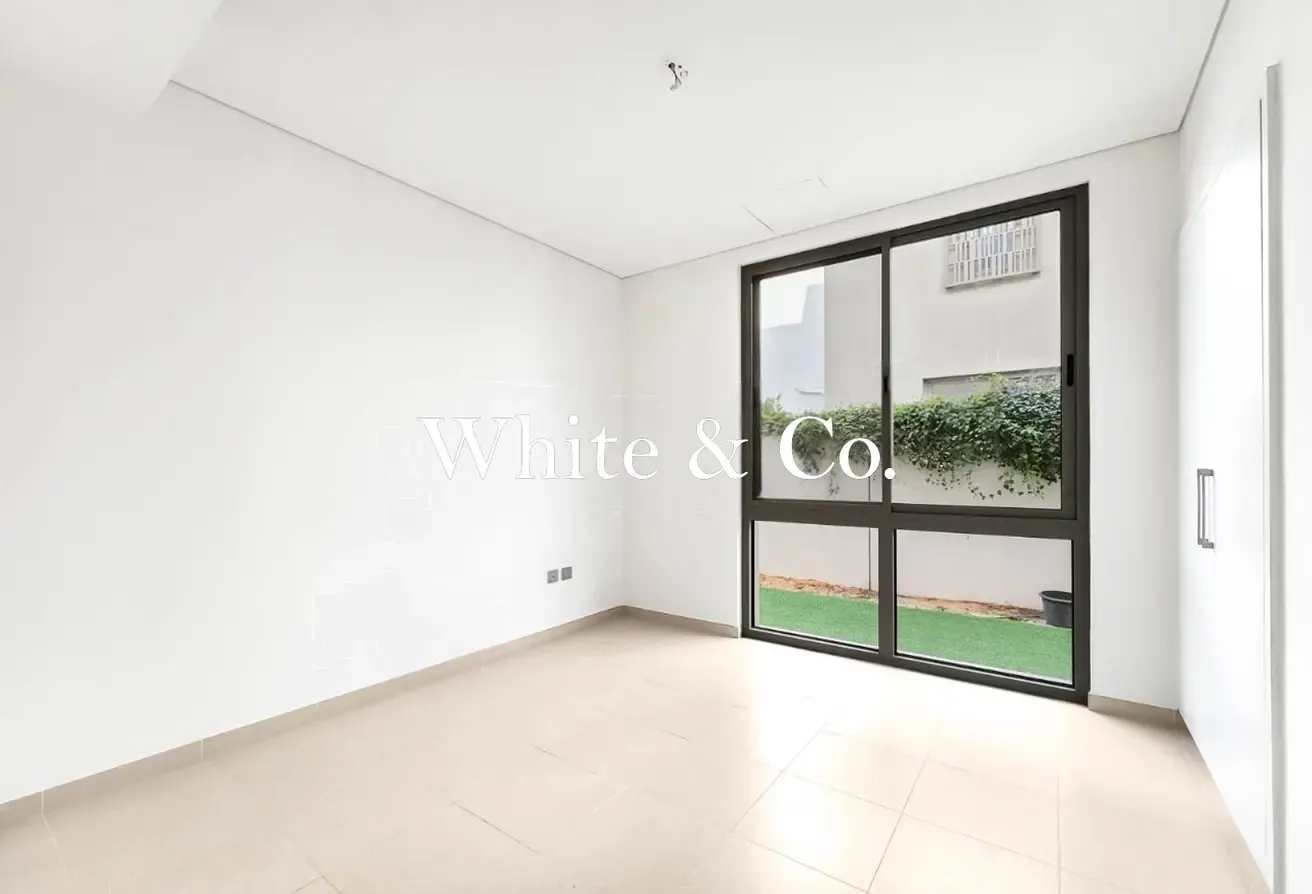 Vacant Now | Corner Unit | 4 Plus Maid