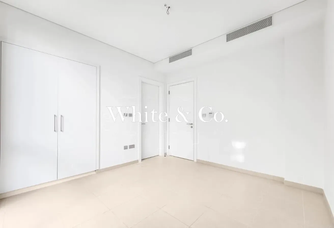Vacant Now | Corner Unit | 4 Plus Maid