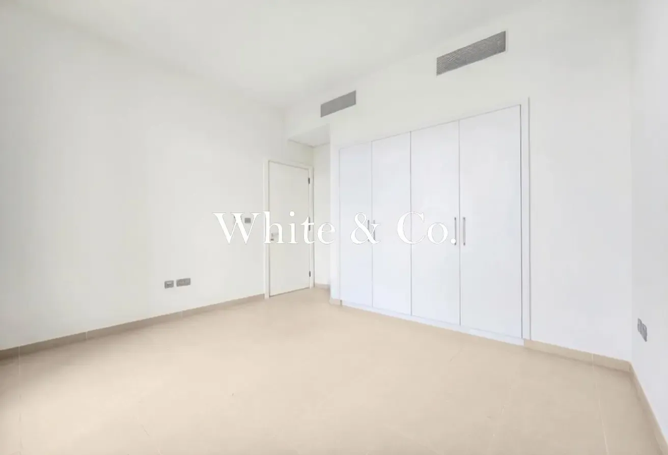 Vacant Now | Corner Unit | 4 Plus Maid