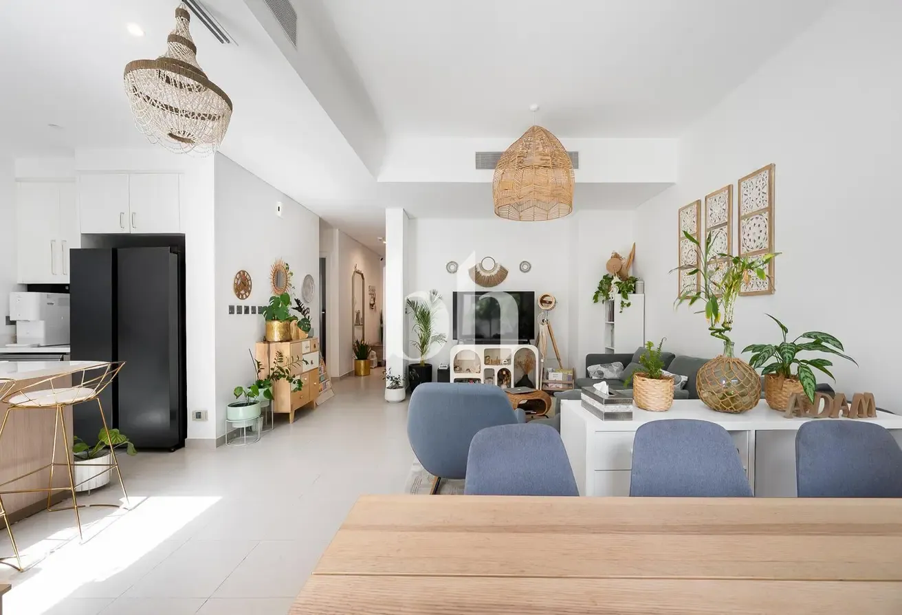 UPGRADED | LANDSCAPED GARDEN | GREAT LOCATION
