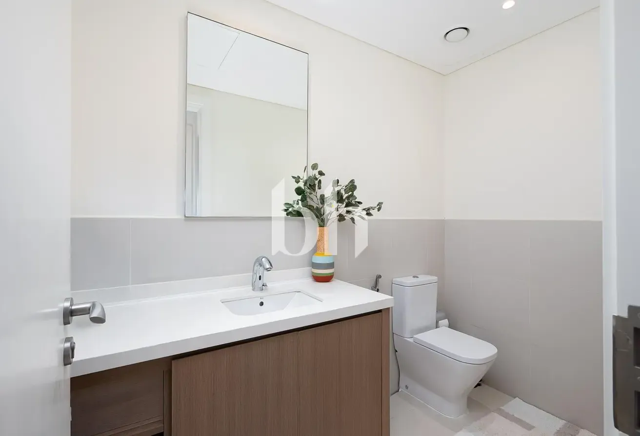 UPGRADED | LANDSCAPED GARDEN | GREAT LOCATION