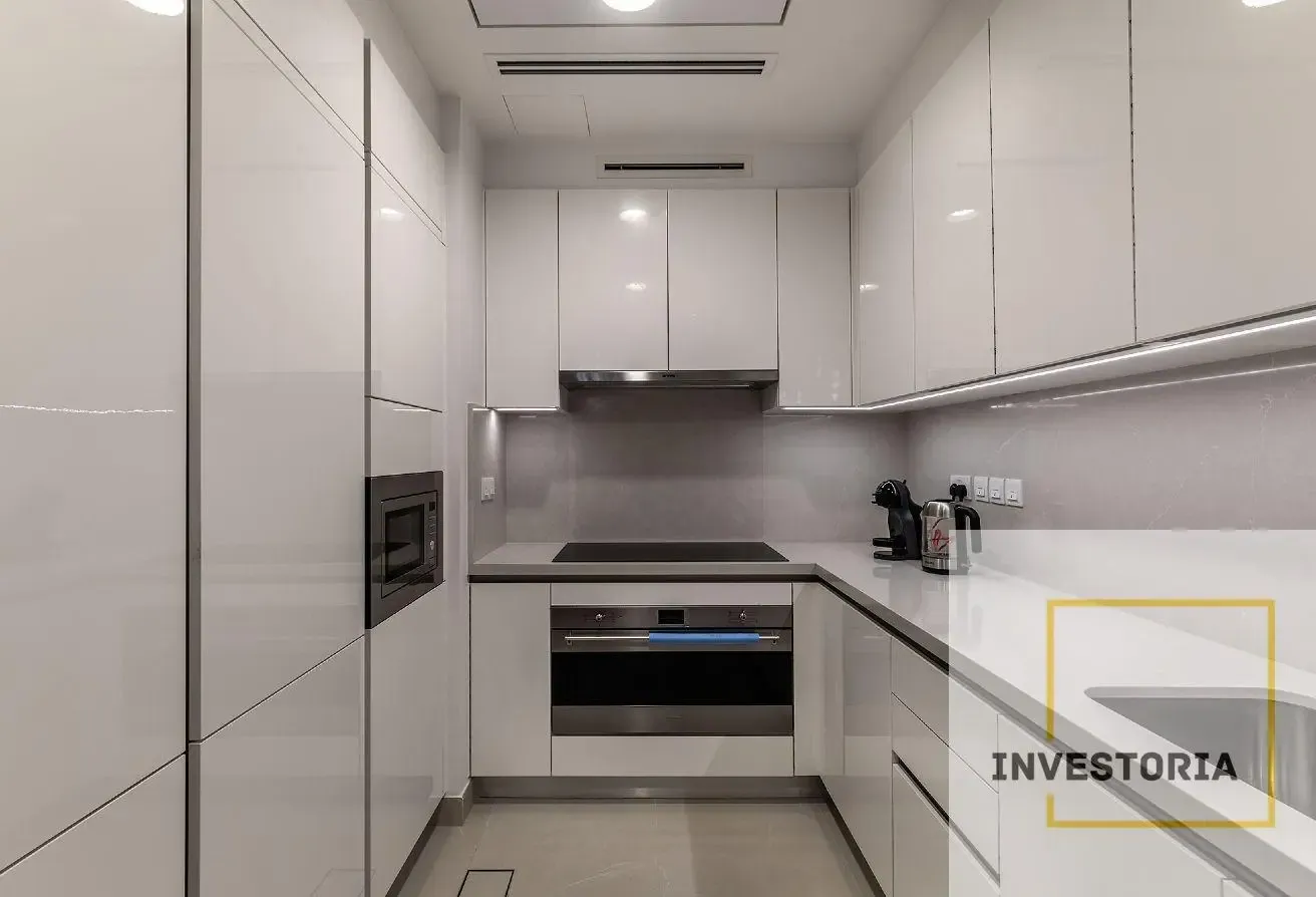 Spacious 2BR + maids l Canal and Burj Khalifa