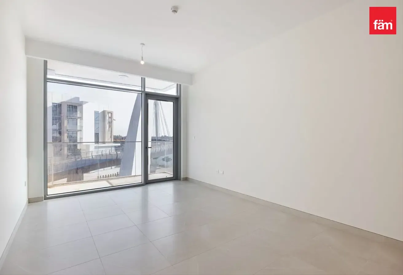 Spacious | Prime Waterfront Living | Vacant
