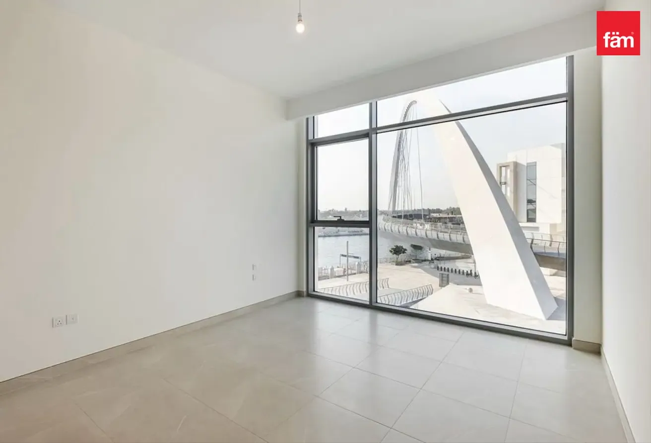 Spacious | Prime Waterfront Living | Vacant