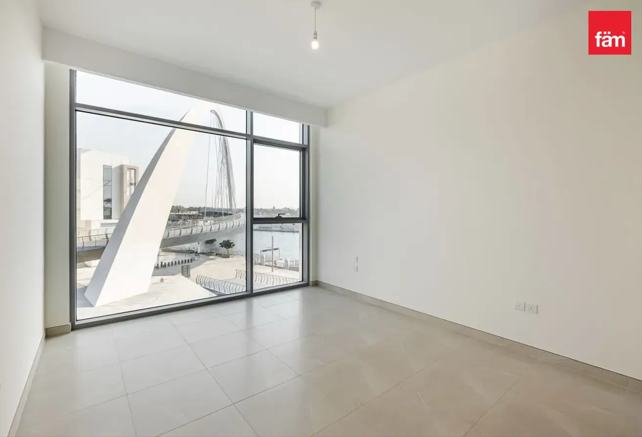Spacious | Prime Waterfront Living | Vacant