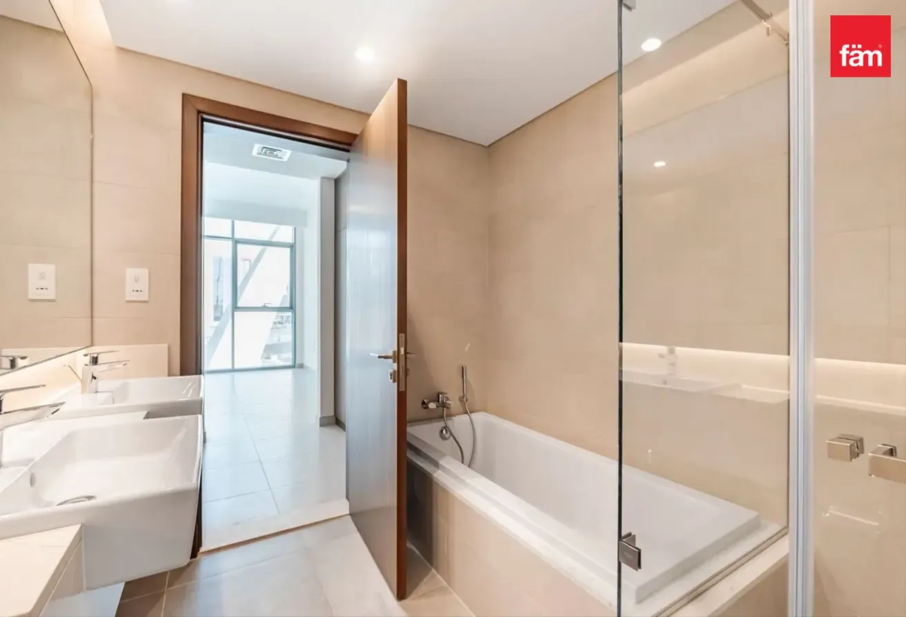 Spacious | Prime Waterfront Living | Vacant