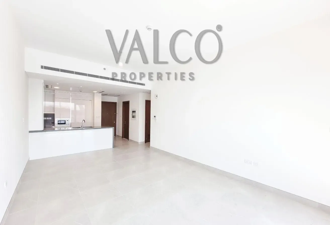 Bright & Spacious | Canal Facing | Great Location