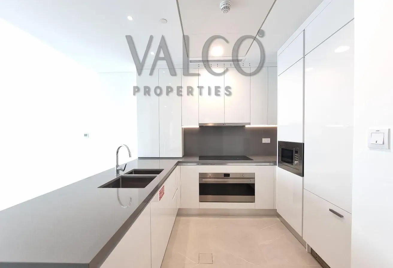 Bright & Spacious | Canal Facing | Great Location