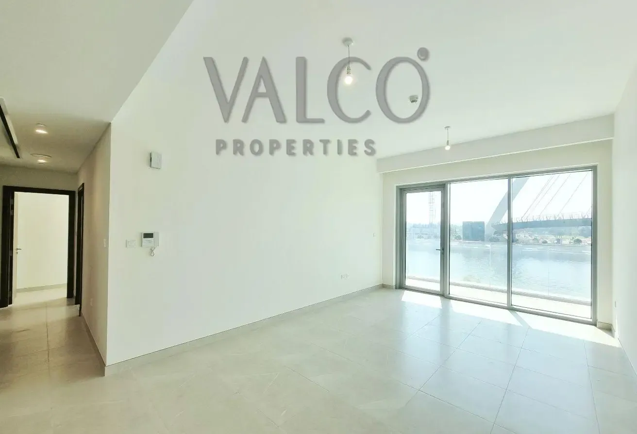 Bright & Spacious | Canal Facing | Great Location