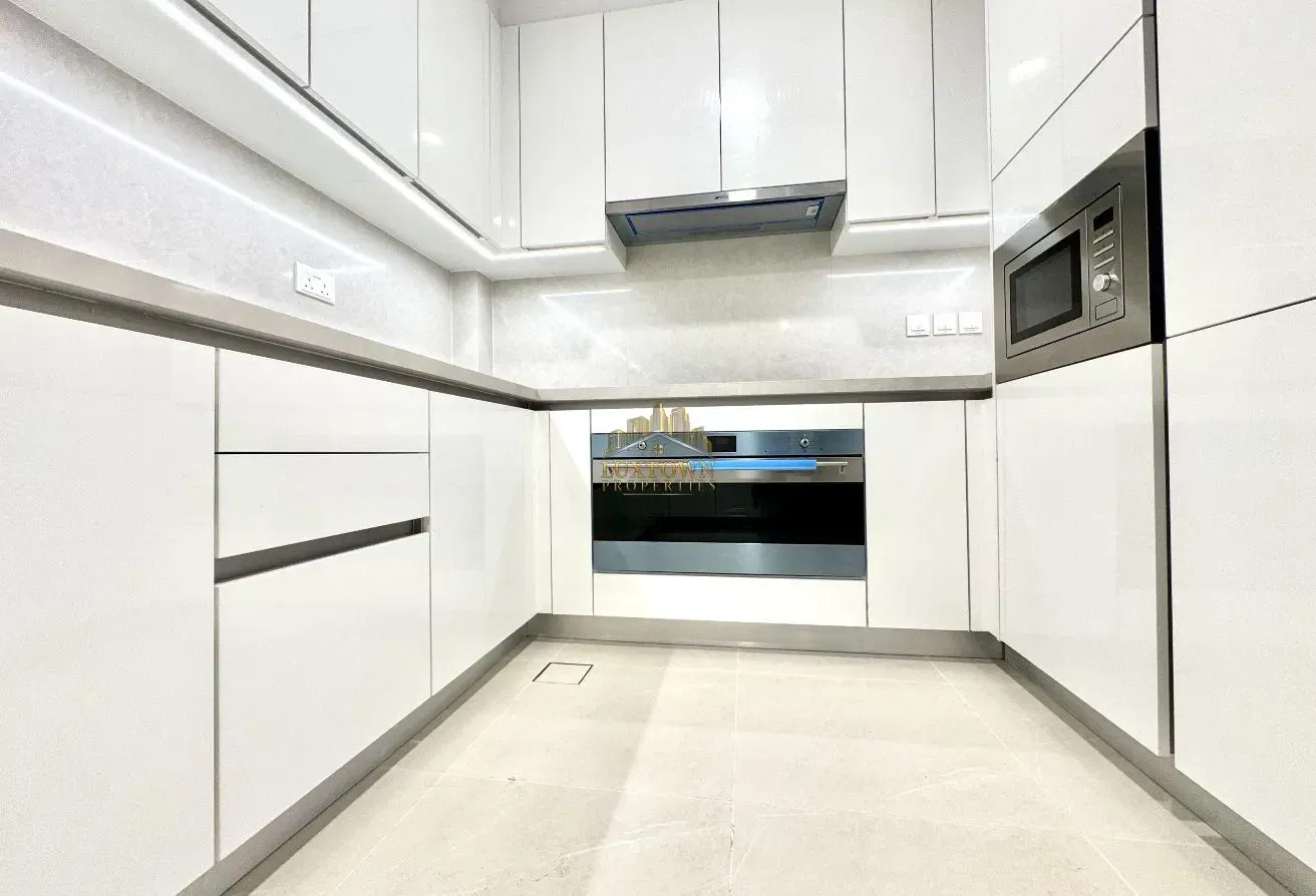 Park View - Prime Location - Maids - Huge Size