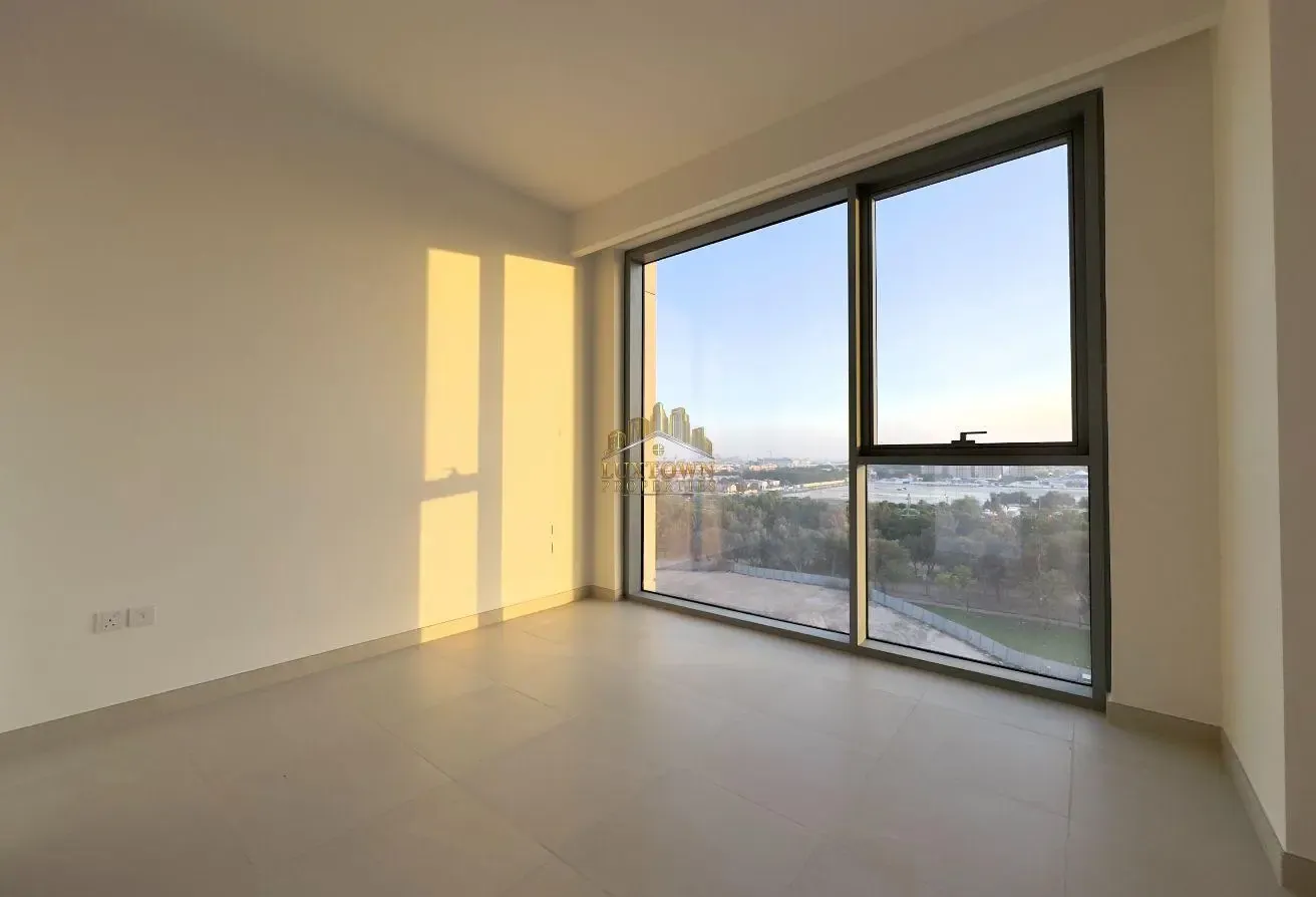 Park View - Prime Location - Maids - Huge Size