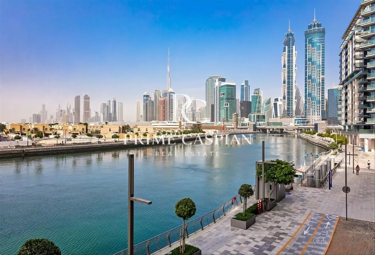 UPGRADED INTERIOR | FULLY FURNISHED | CANAL VIEW |