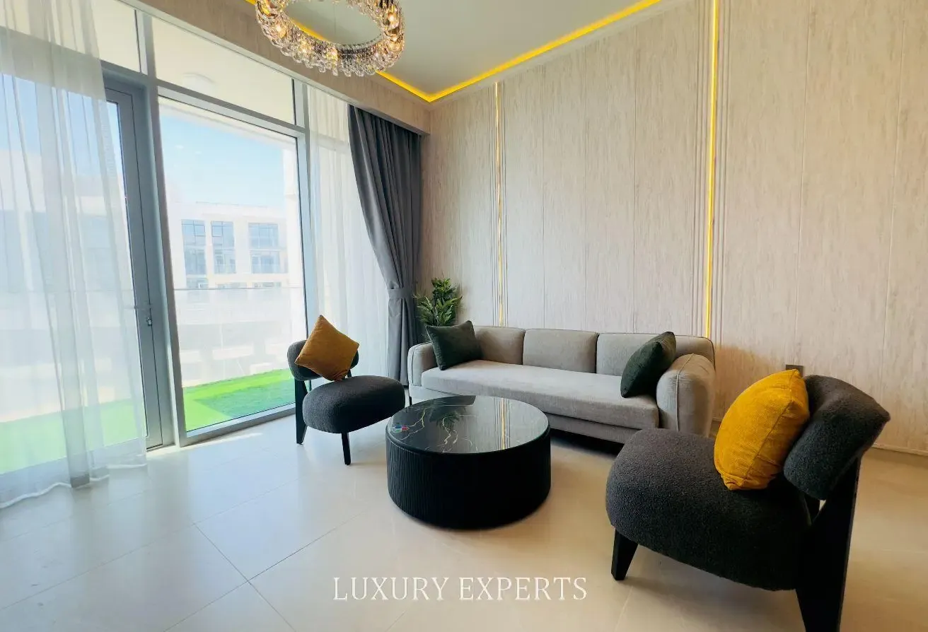 Fully Furnished | Upgraded | Stunning Canal Views