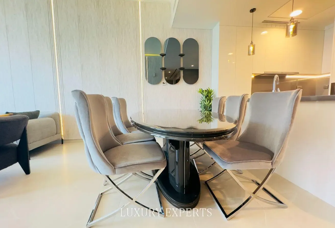 Fully Furnished | Upgraded | Stunning Canal Views