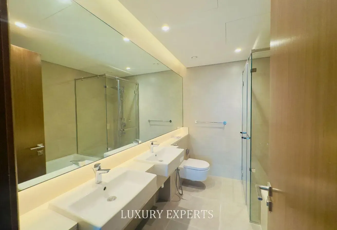 Fully Furnished | Upgraded | Stunning Canal Views