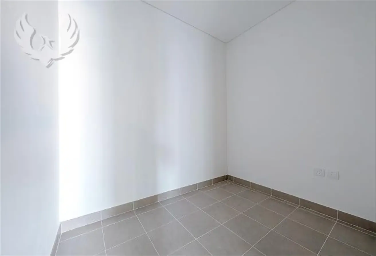 Elegant 2Br+Maid | Luxurious Waterfront Living