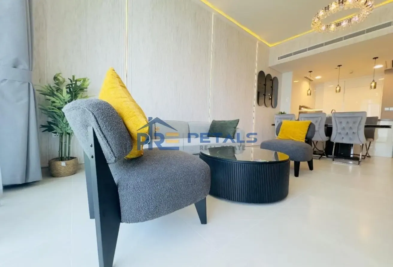 Elegant 2 BR +M  Fully Furnished Vacant