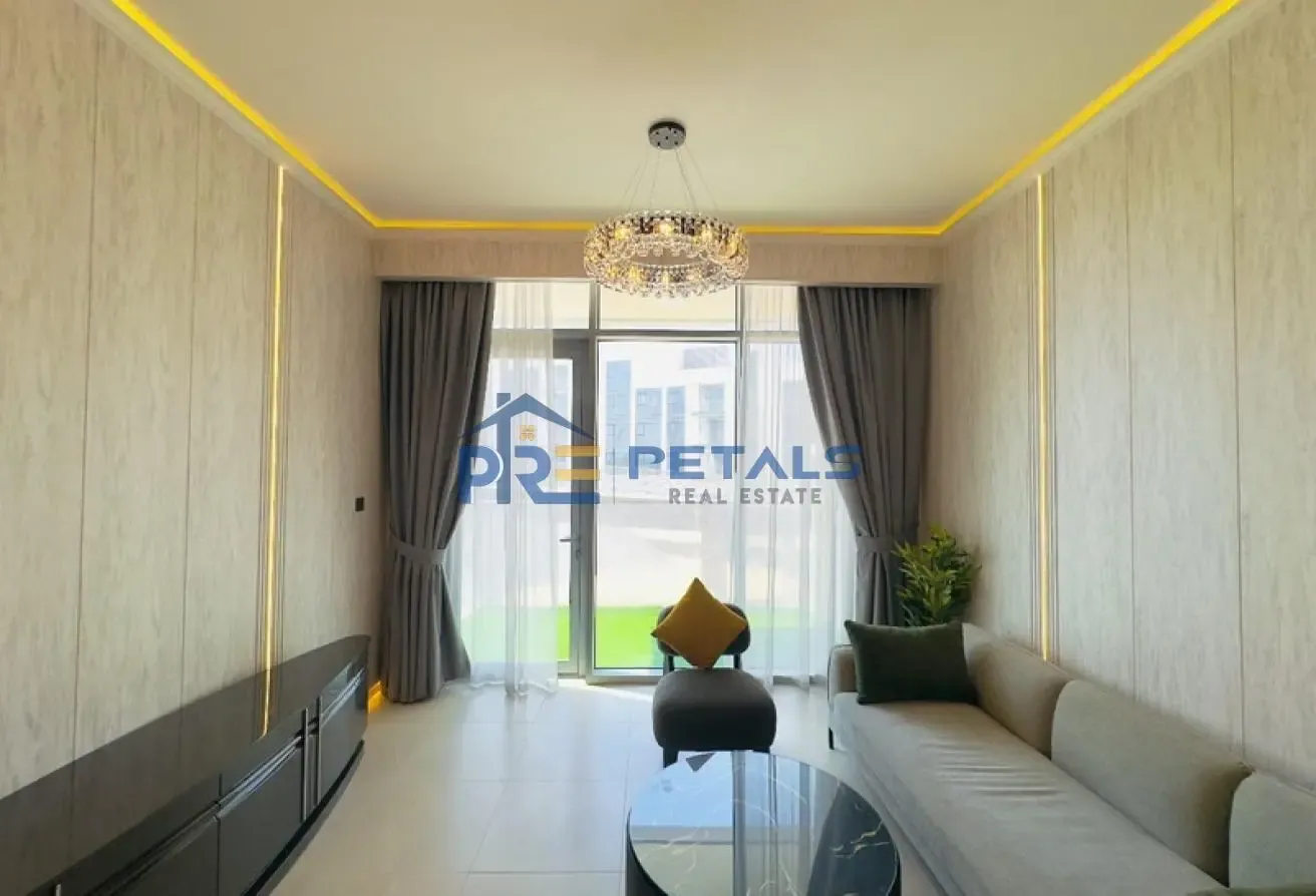 Elegant 2 BR +M  Fully Furnished Vacant